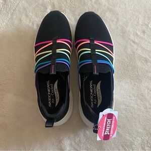 Sketchers Women’s Arch Fit 2.0 Colorful Road Rainbow Shoes 8.5 NWT